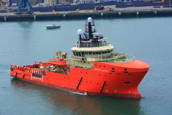 Uso de abrazaderas STRAUB para tuberías en buques offshore, en Astilleros Balenciaga