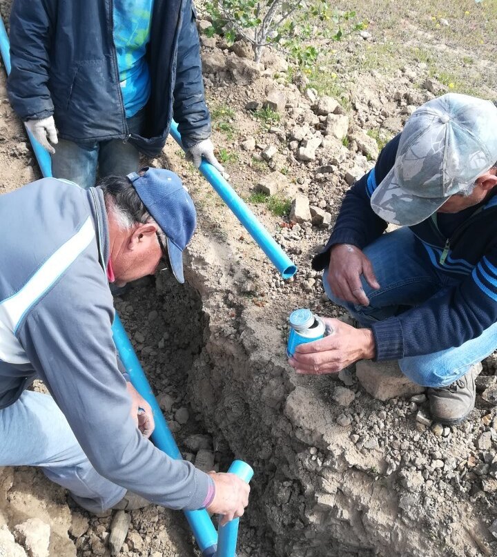 Los equipos de Aliaxis conectan las comunidades locales con el agua potable