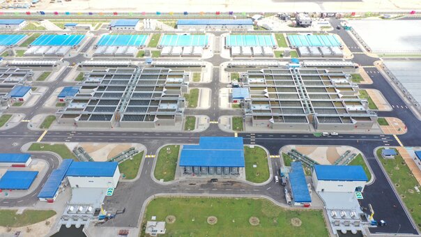 Aliaxis instala sus soluciones en la planta de tratamiento de agua más grande del mundo en colaboración con Acciona