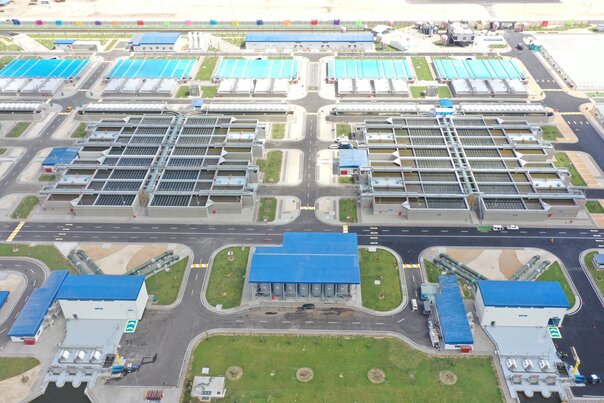 Aliaxis instala sus soluciones en la planta de tratamiento de agua más grande del mundo en colaboración con Acciona